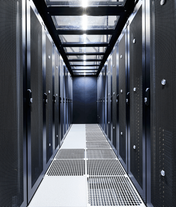 Racks de servidores en el datacenter de LucusHost